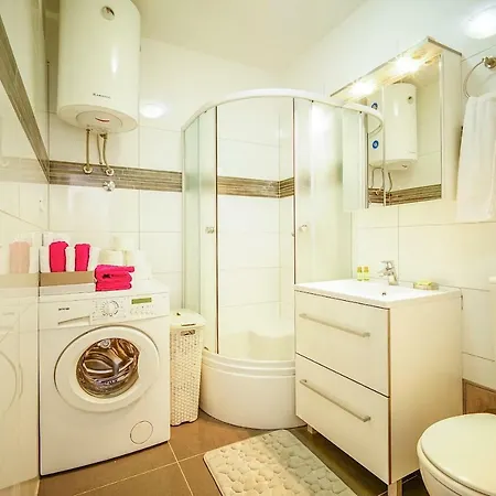 In Διαμέρισμα *