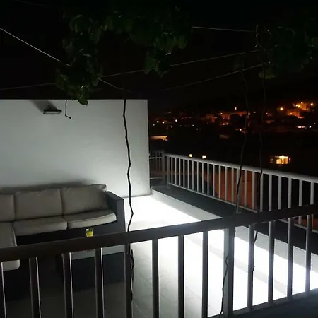 In Apartment Split